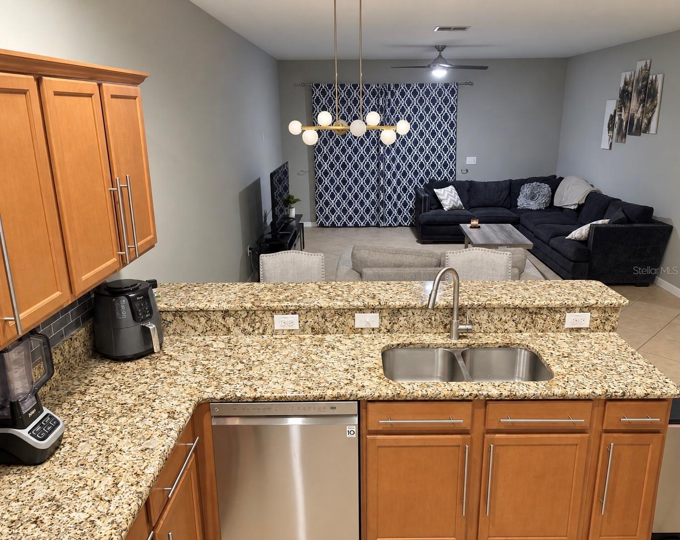 9412 Trumpet Vine Loop Property Photo 7