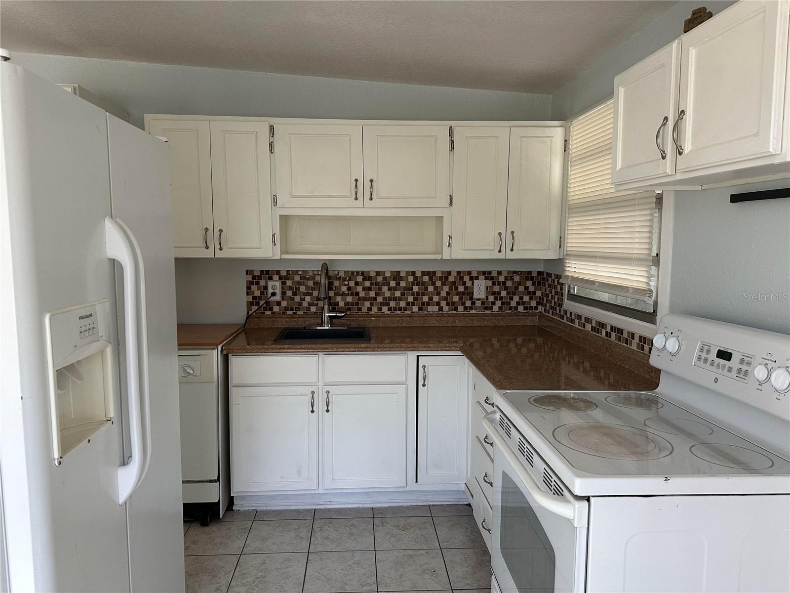 9571 83rd St Property Photo 3