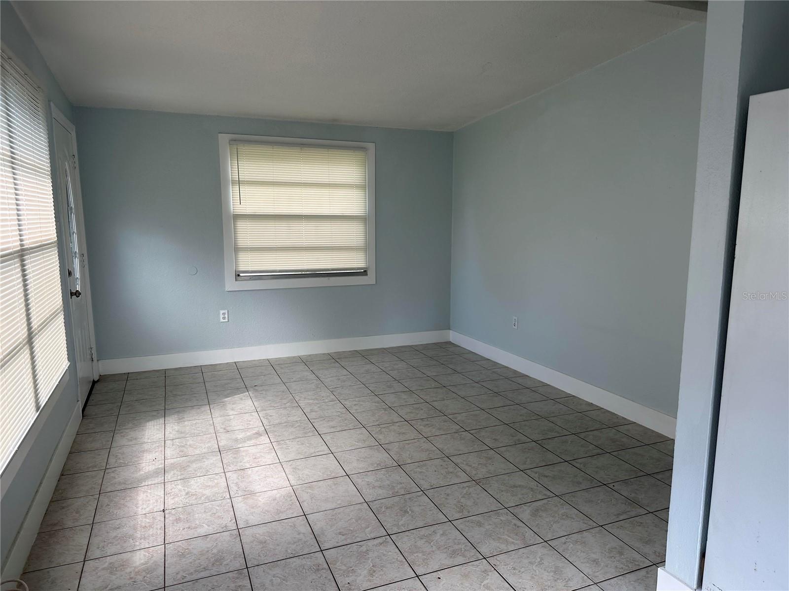 9571 83rd St Property Photo 6