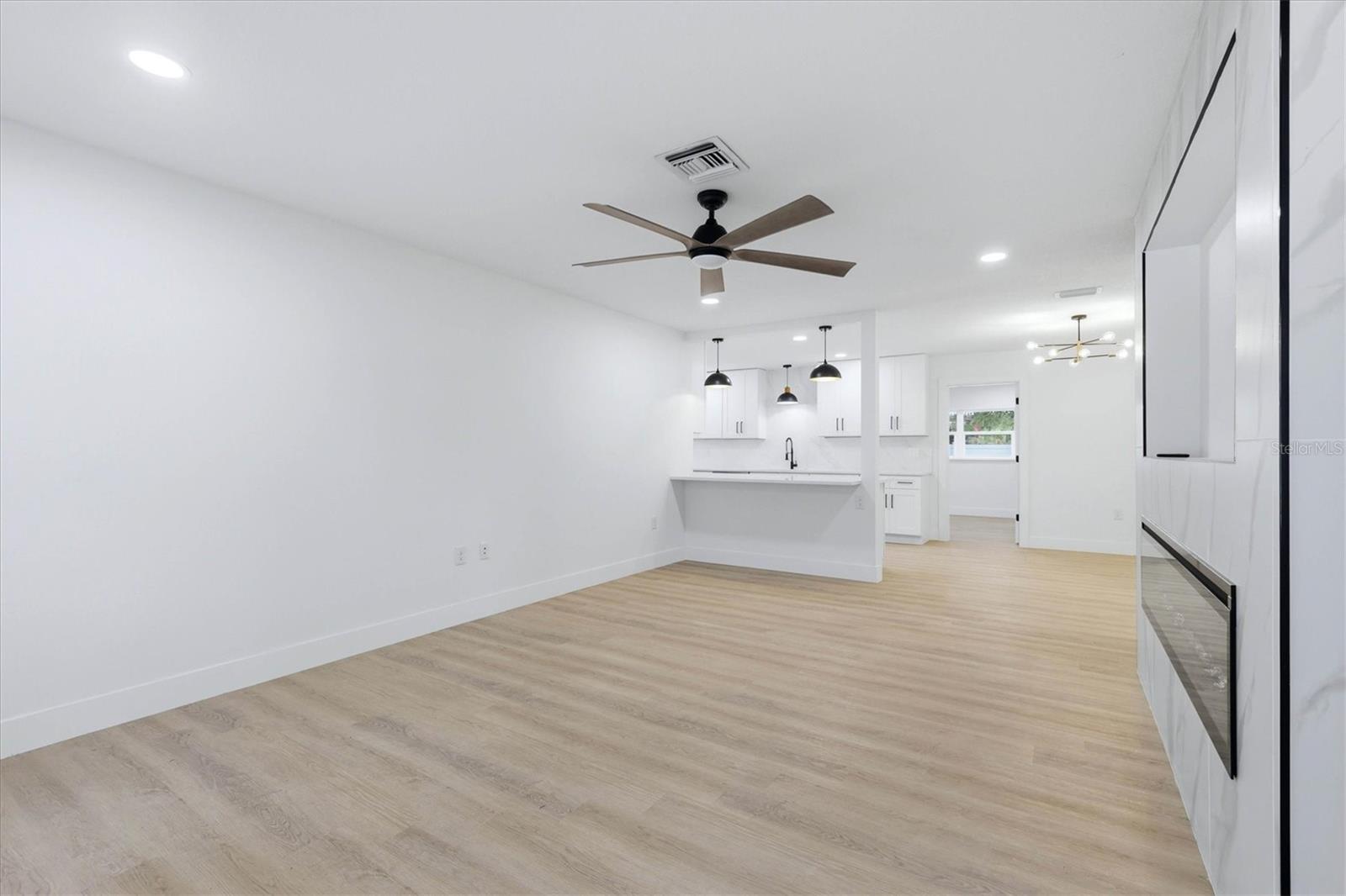 4420 W Bay Court Ave Property Photo 6