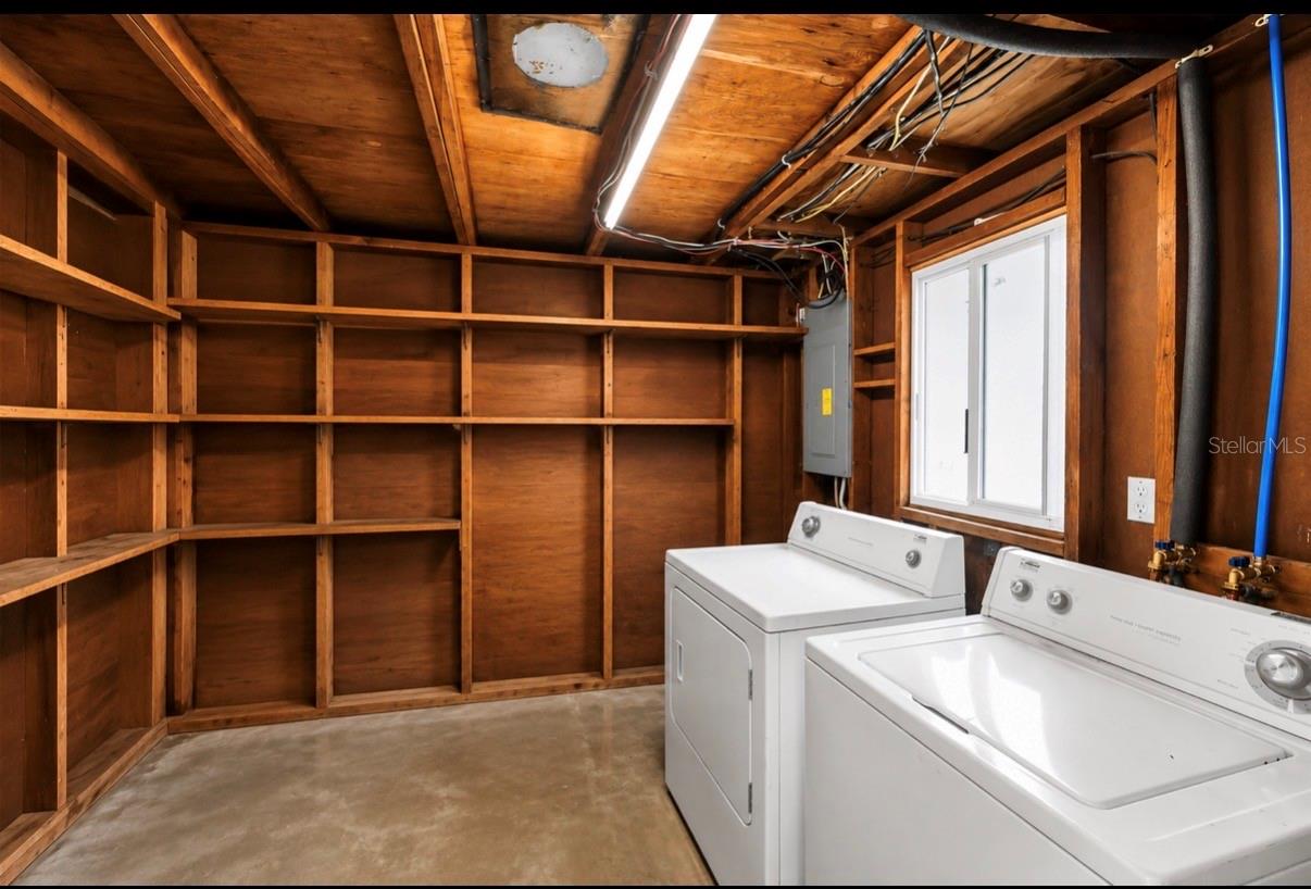 629 Lexington St Property Photo 36