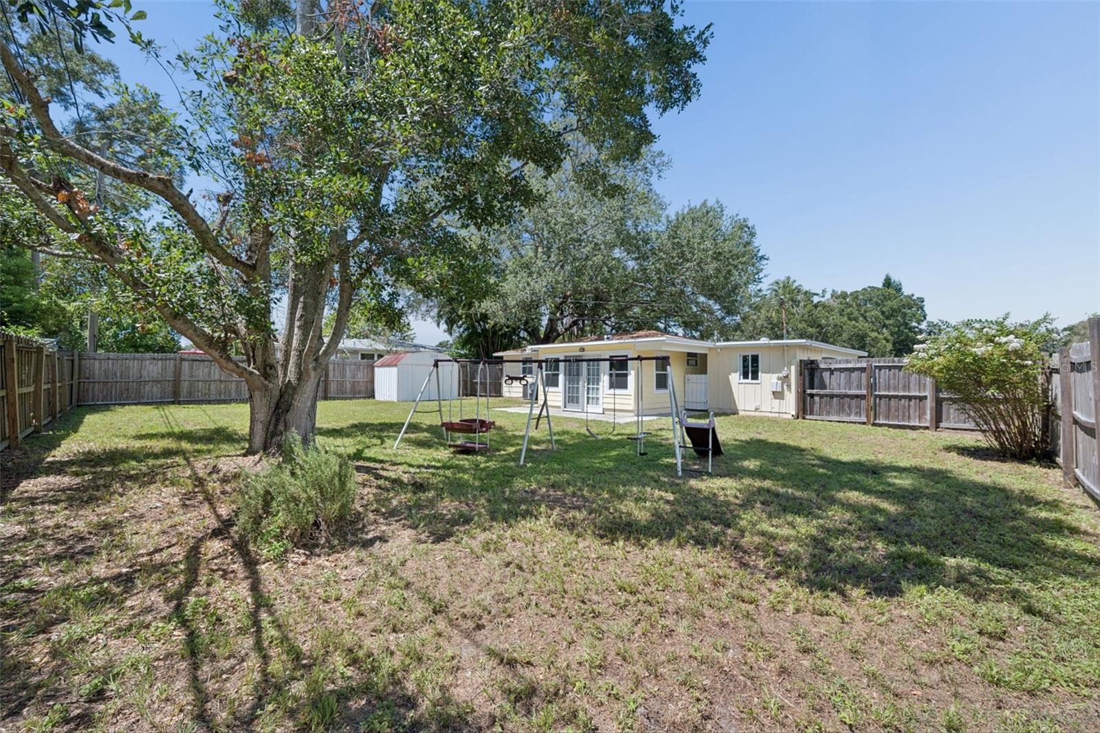629 Lexington St Property Photo 41