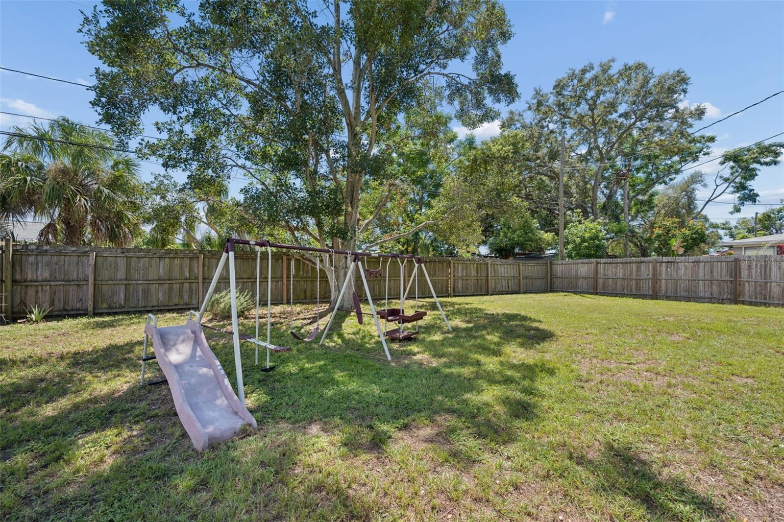 629 Lexington St Property Photo 42