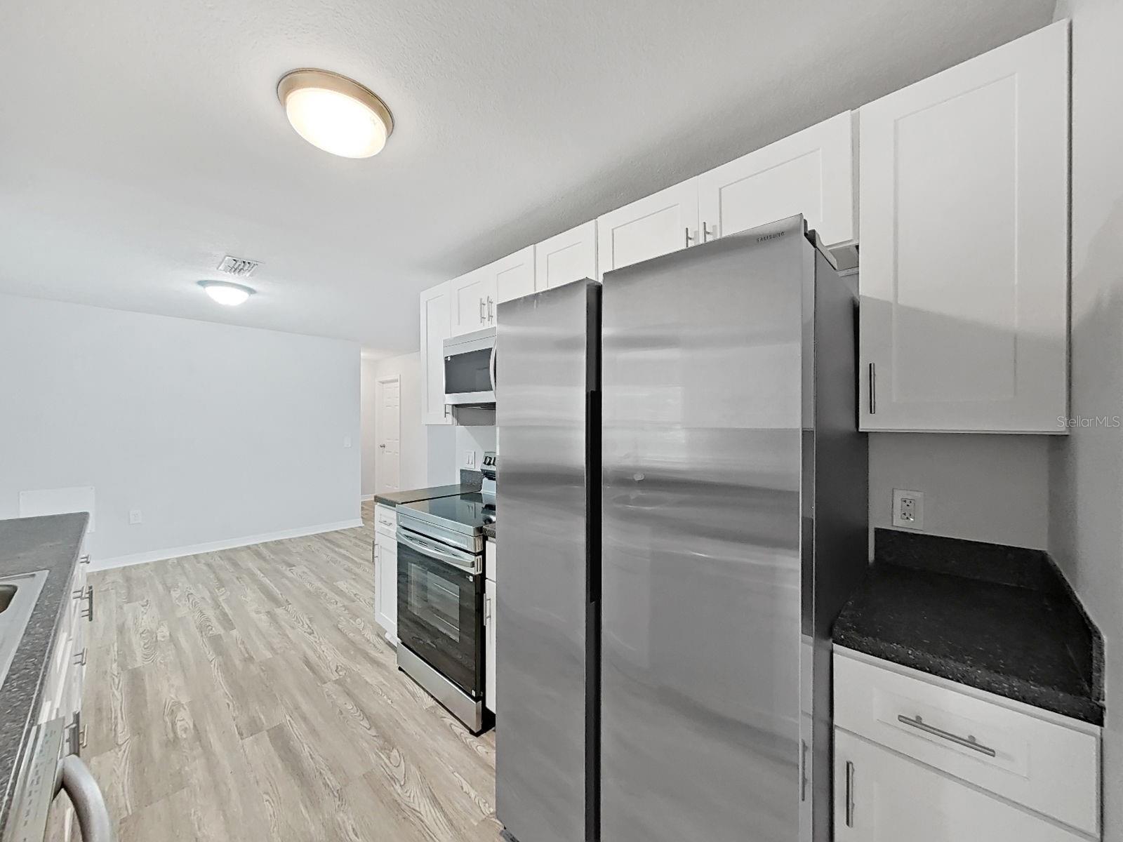 27055 Frampton Ave Property Photo 16