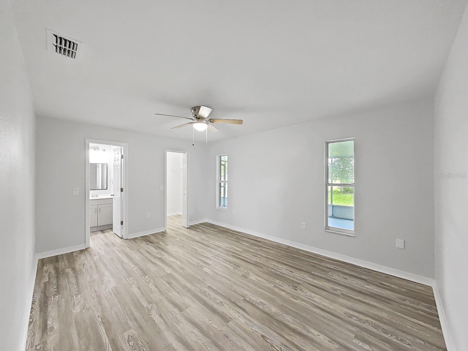 27055 Frampton Ave Property Photo 19