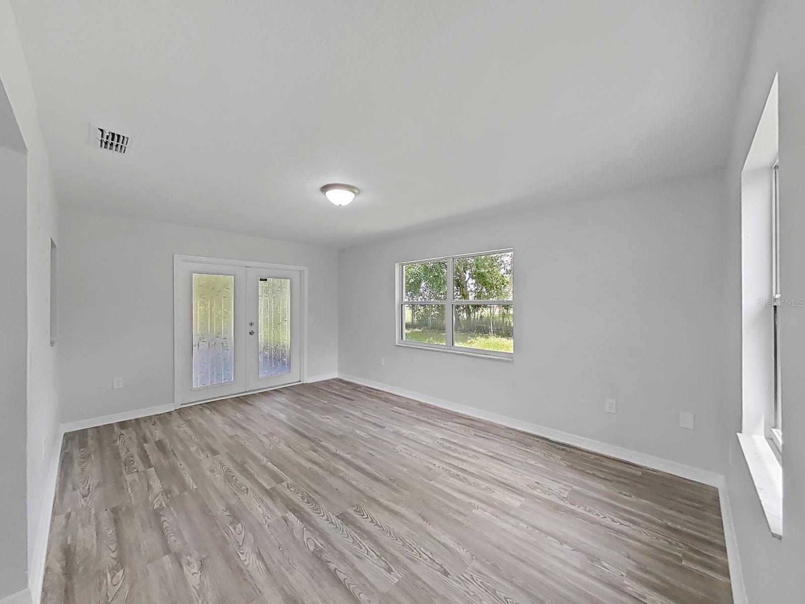 27055 Frampton Ave Property Photo 29