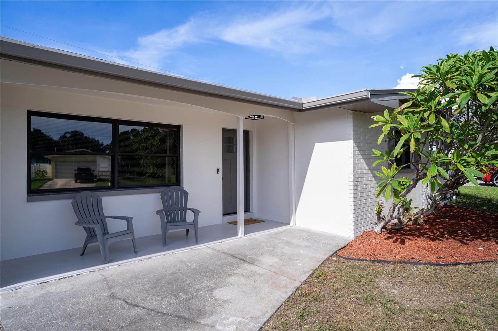 1390 Seabreeze St Property Photo 3