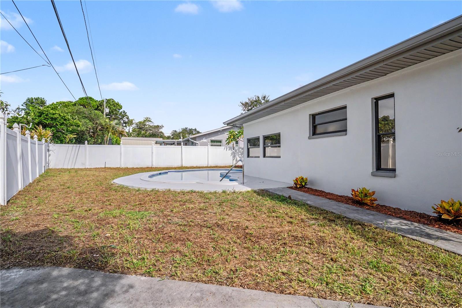 1390 Seabreeze St Property Photo 37