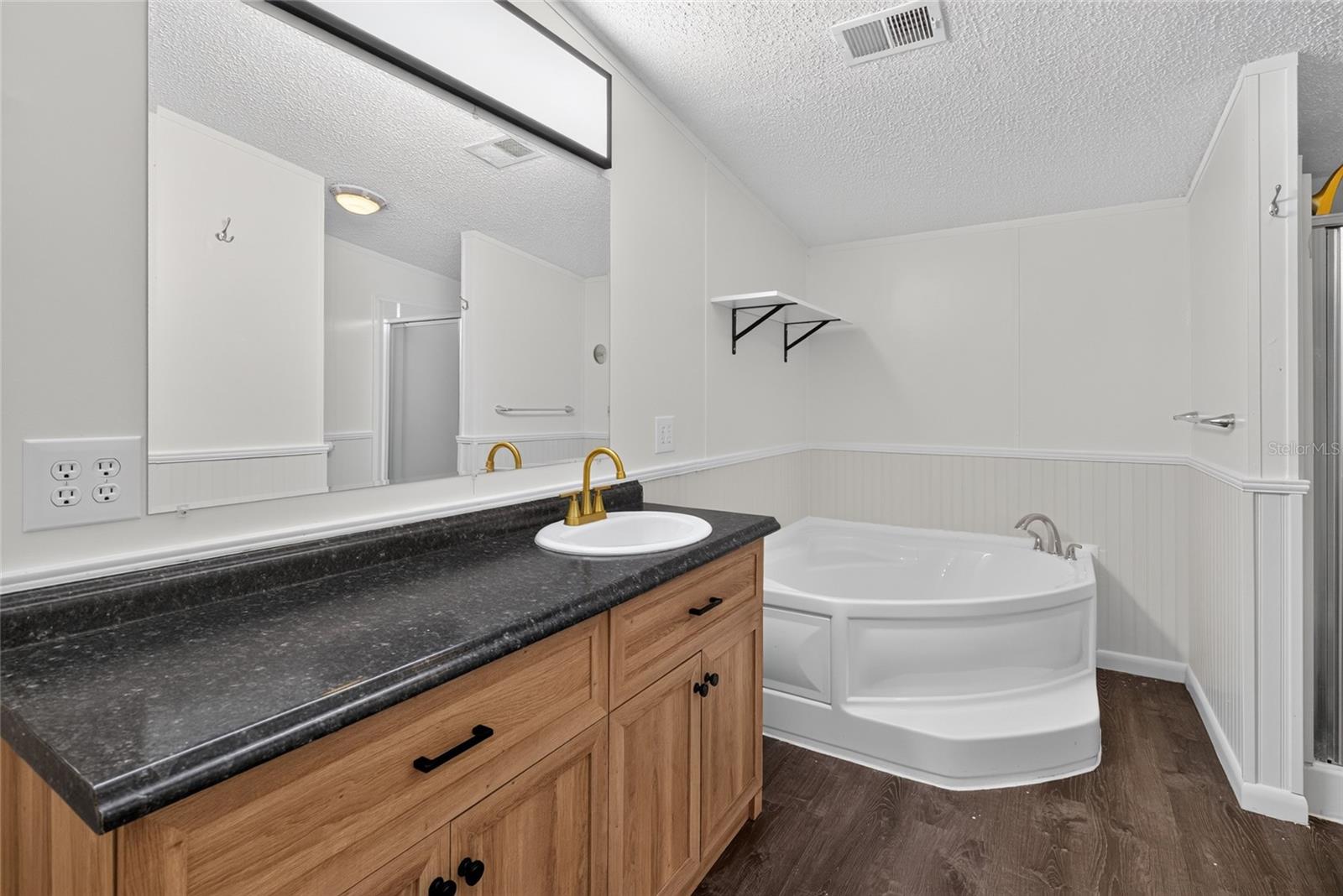 11916 Sw 36th Ter Property Photo 13