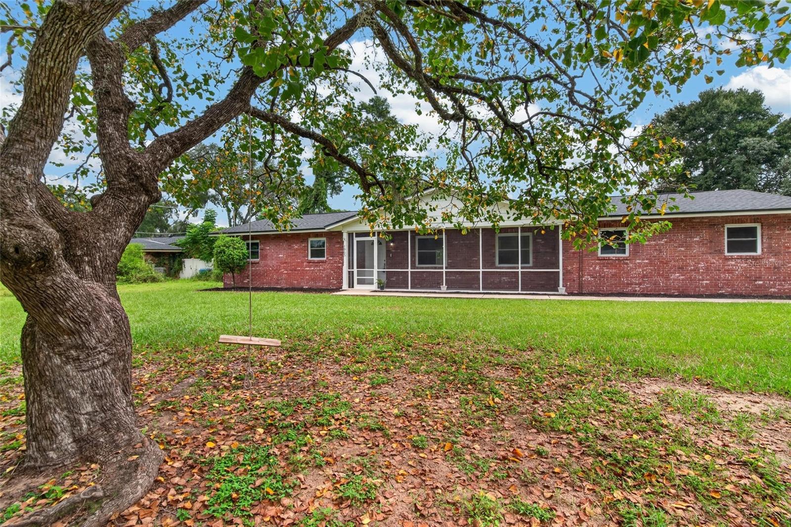 1905 Bryan Rd Property Photo 4