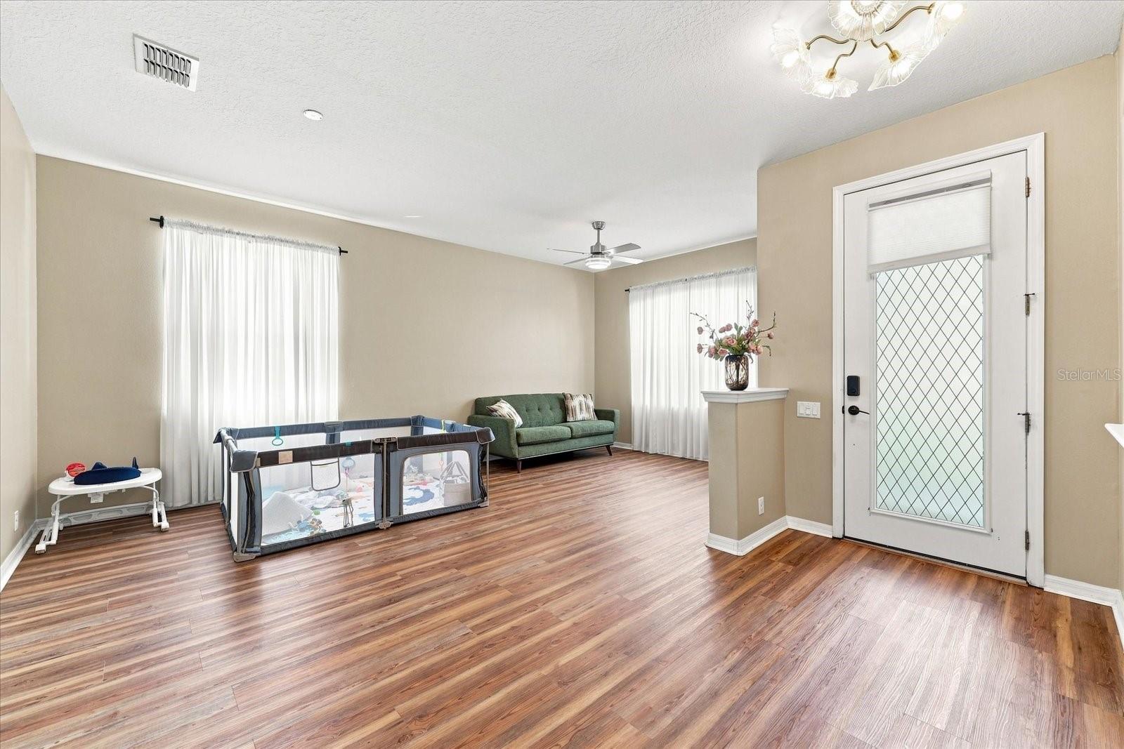 14848 Potterton Cir Property Photo 5
