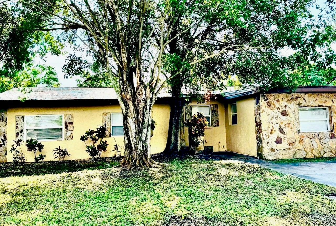 5440 96TH AVE N Property Photo 1