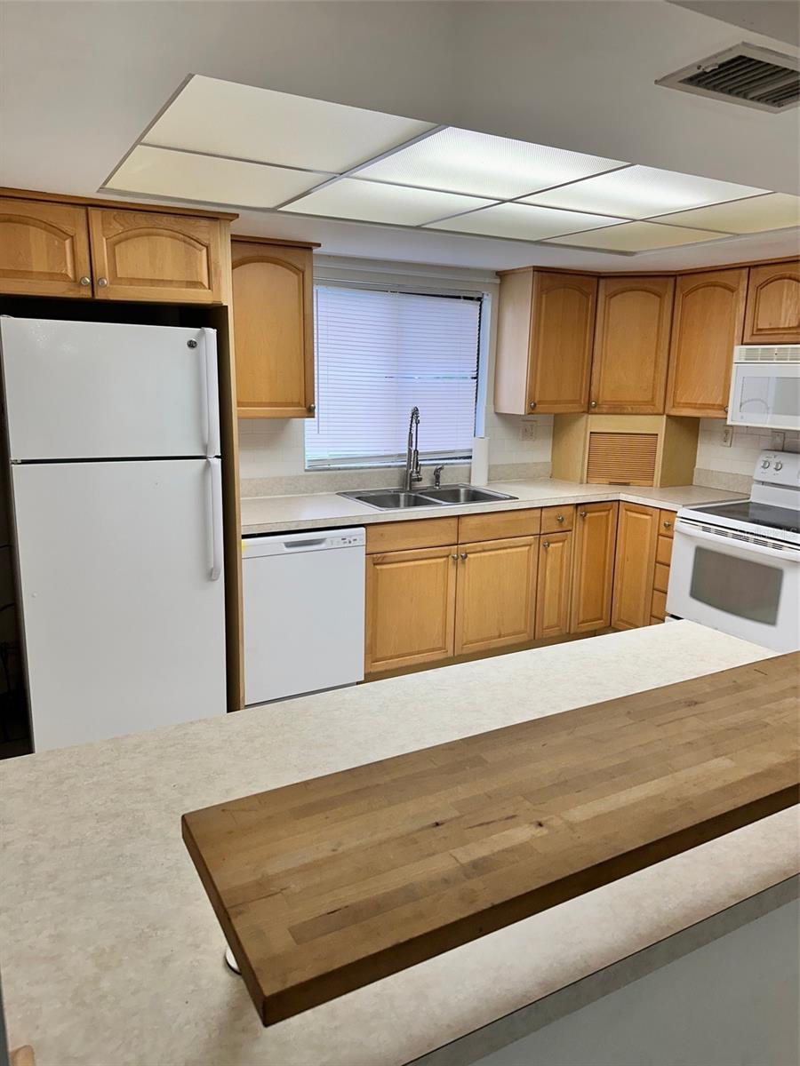 10775 Village Club Cir N #101 Property Photo 6