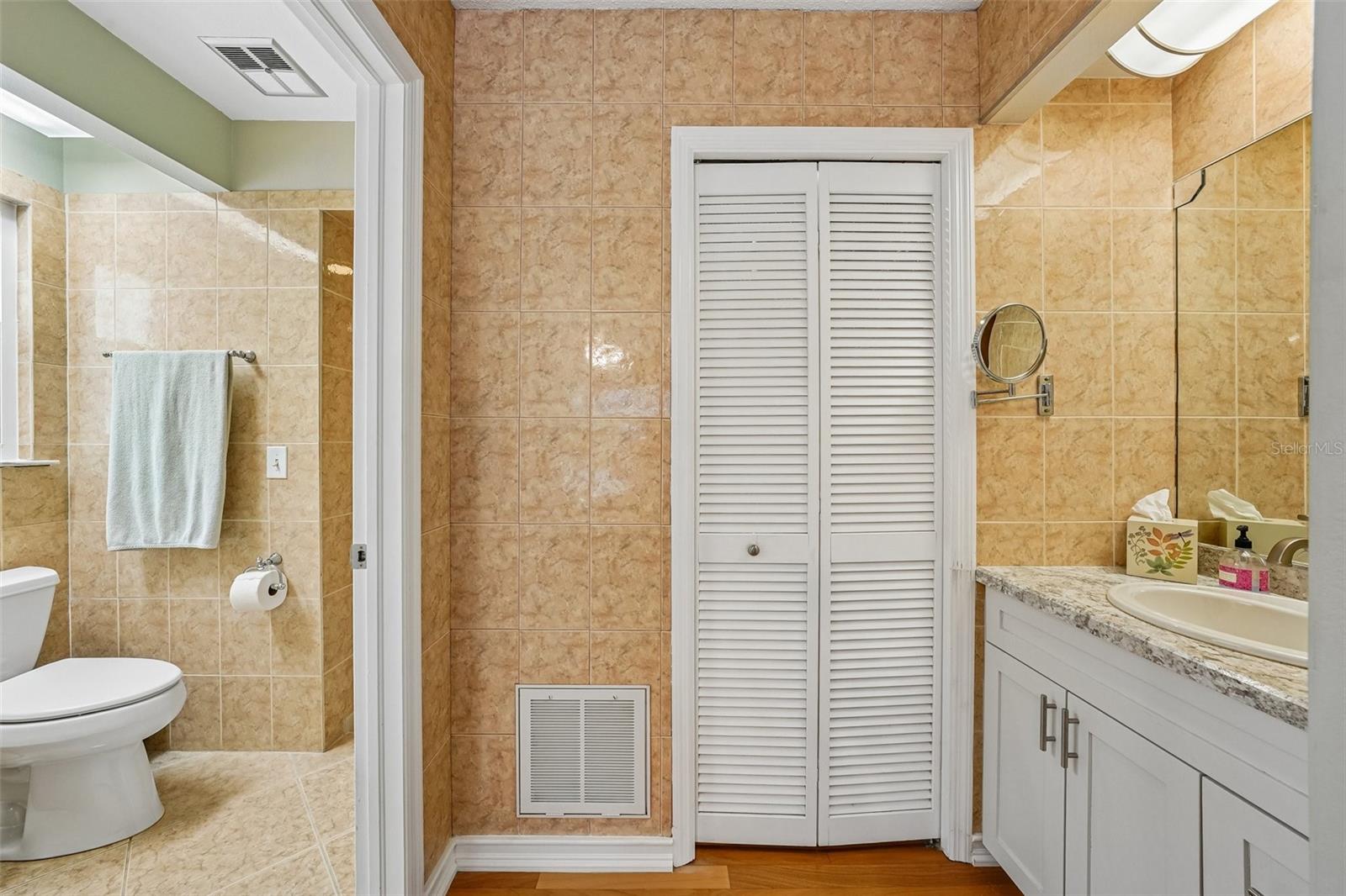 5050 Lake Valencia Blvd W Property Photo 14