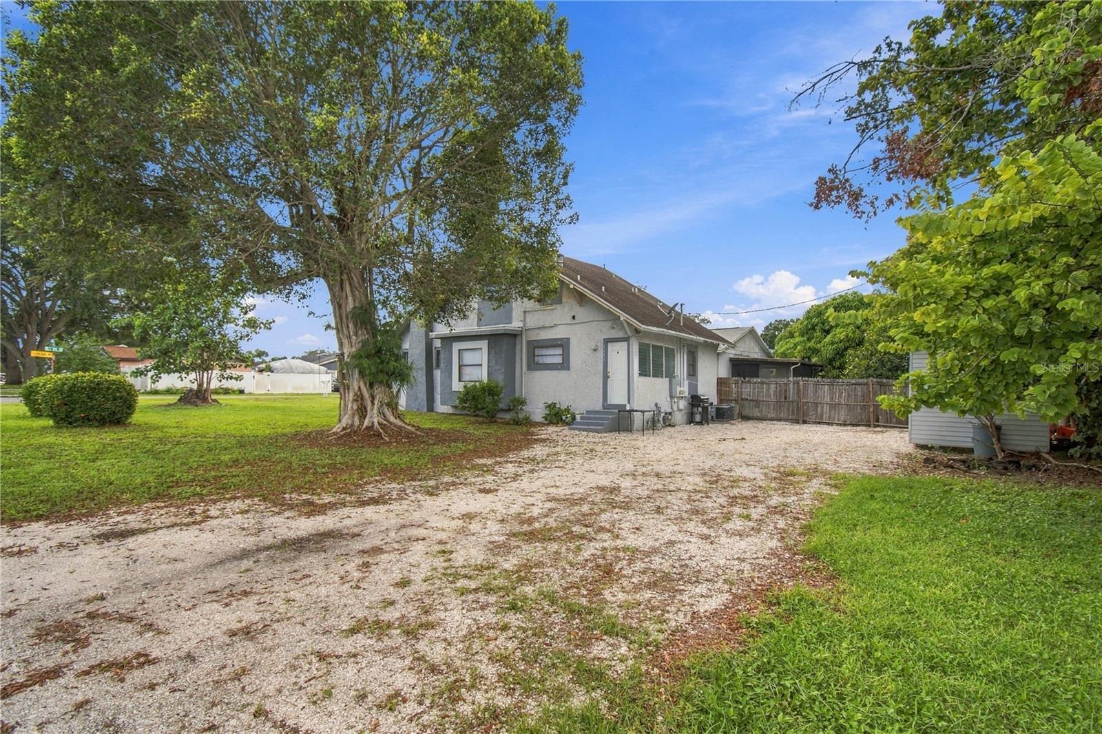2501 57th Pl N Property Photo 7