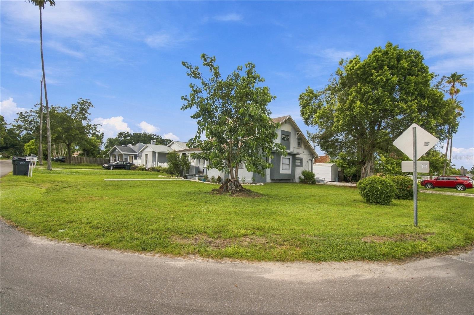 2501 57th Pl N Property Photo 8