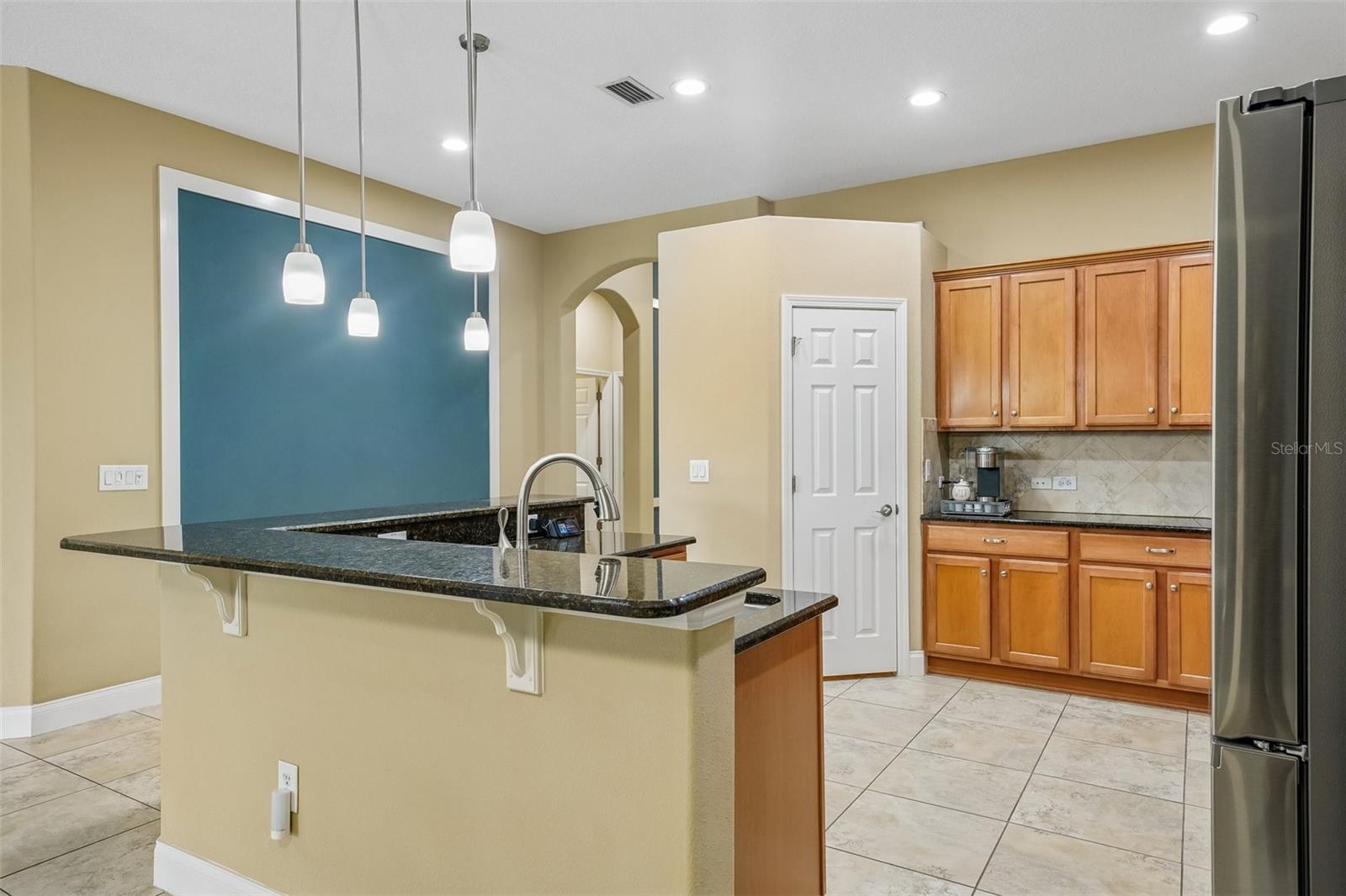 2812 Devonoak Blvd Property Photo 6