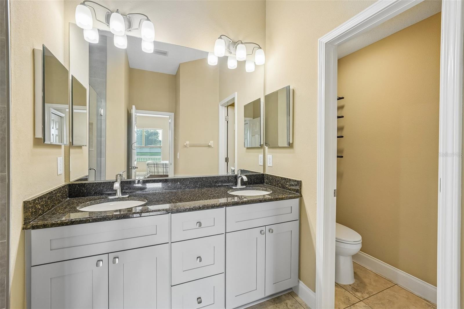 2812 Devonoak Blvd Property Photo 15