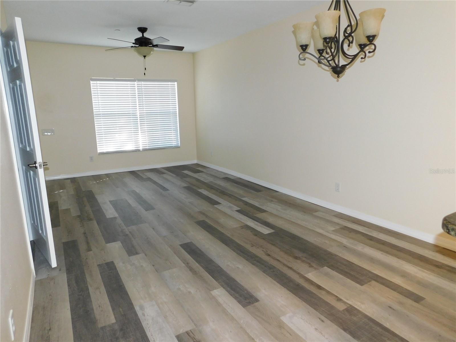 262 Countryside Key Blvd Property Photo 3