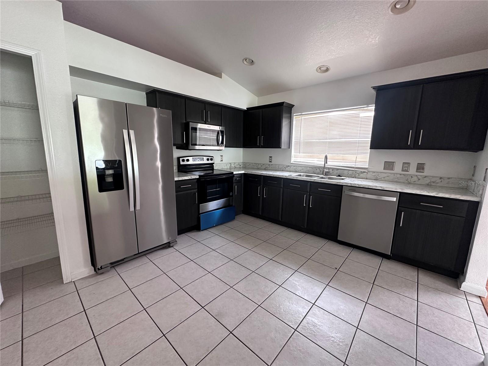 11551 Misty Isle Ln Property Photo 9