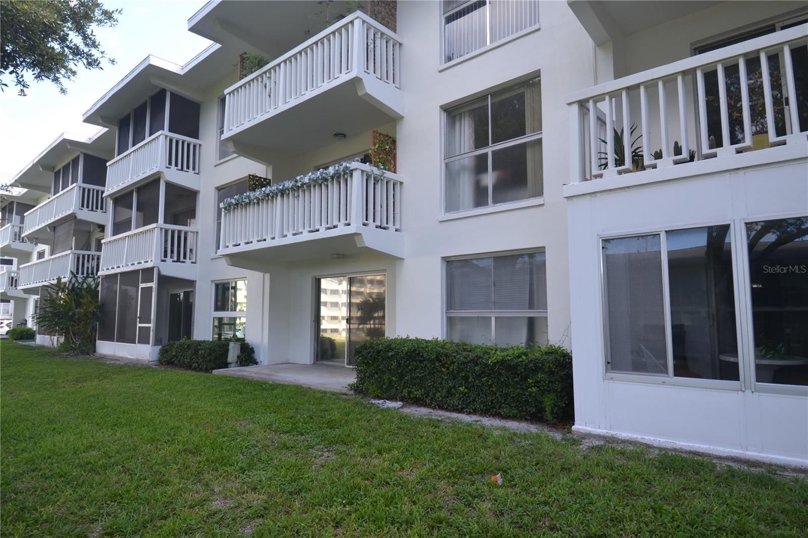 2944 W Bay Dr #105 Property Photo 1