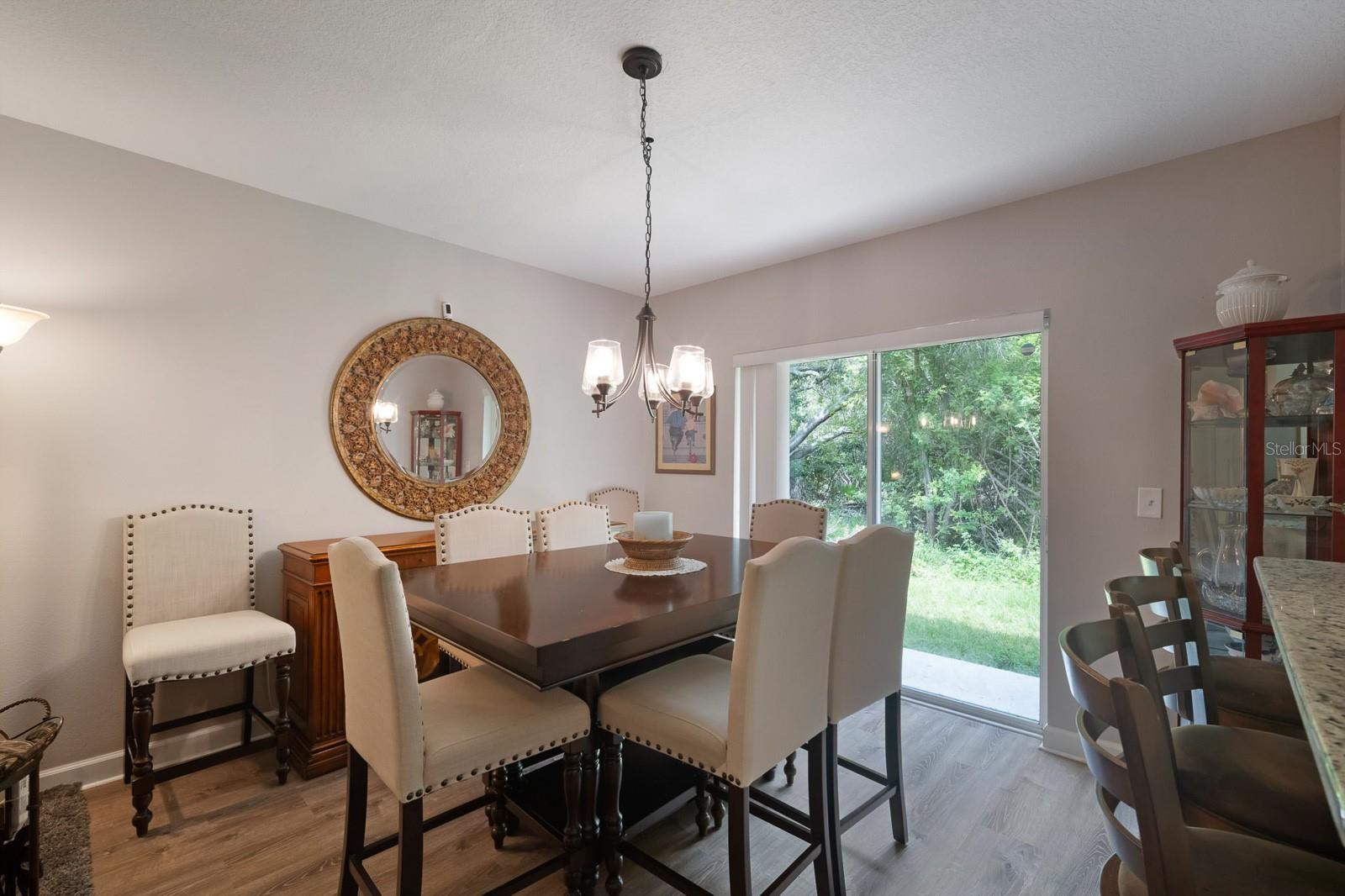 9722 Forestdale Ct Property Photo 8