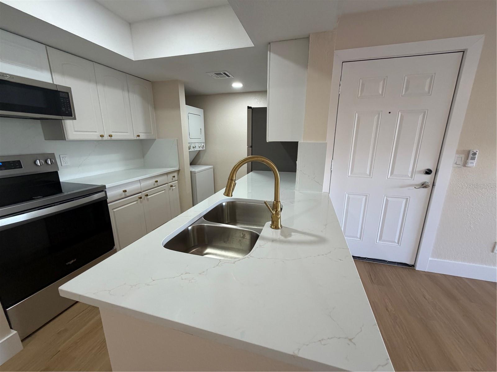 10200 Gandy Blvd N #923 Property Photo 9