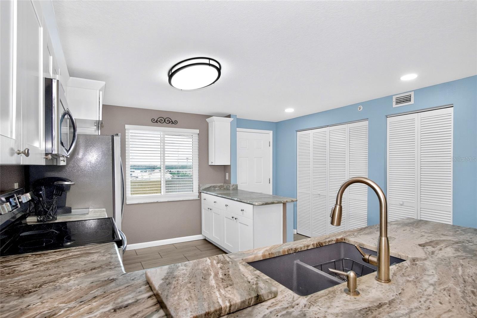 15000 Gulf Blvd #1106 Property Photo 4