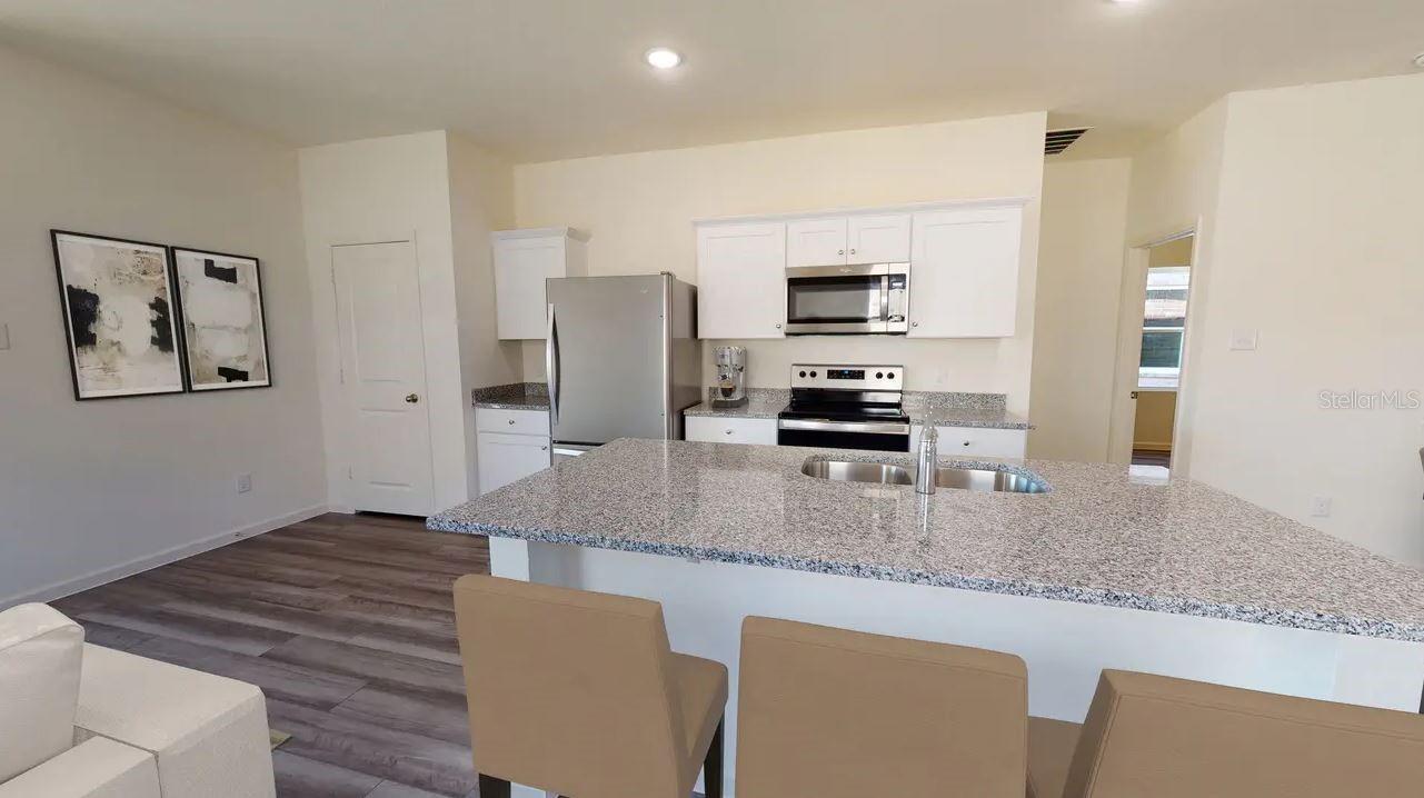 11247 Arnold Loop Property Photo 3