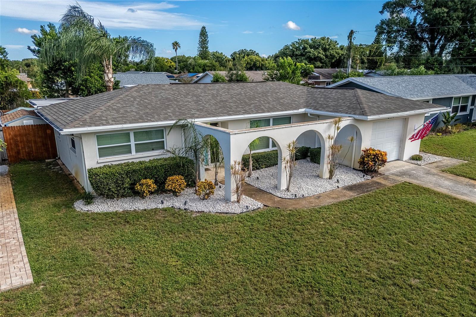 2174 Scotland Dr Property Photo 4
