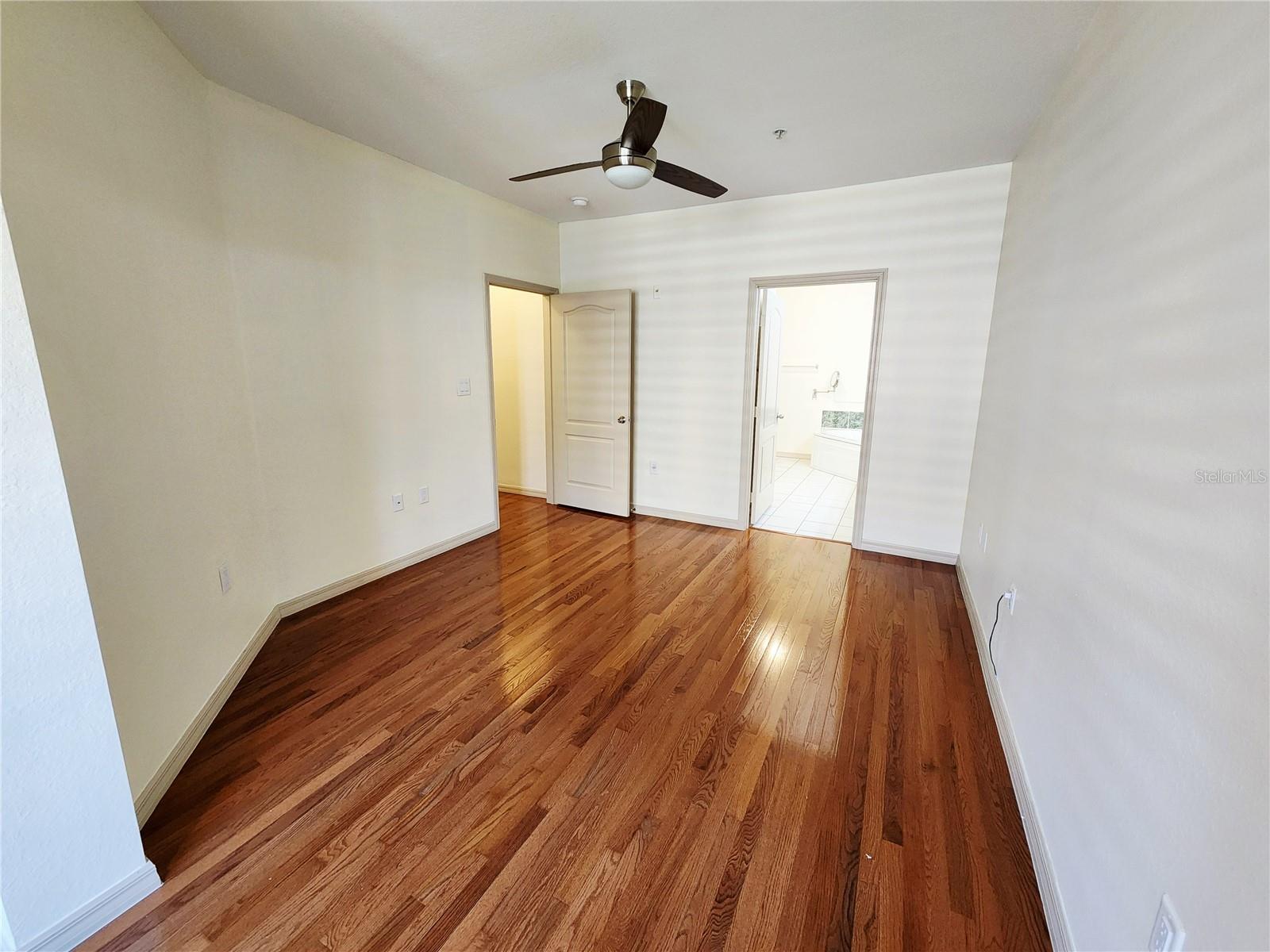 2733 Via Cipriani #820b Property Photo 17