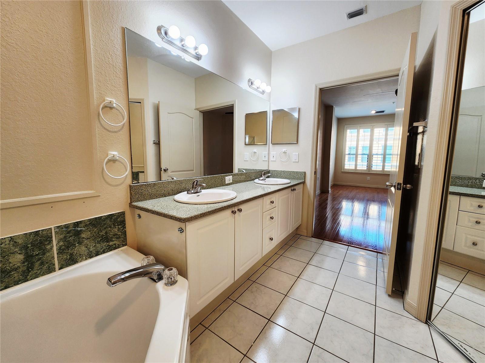 2733 Via Cipriani #820b Property Photo 21