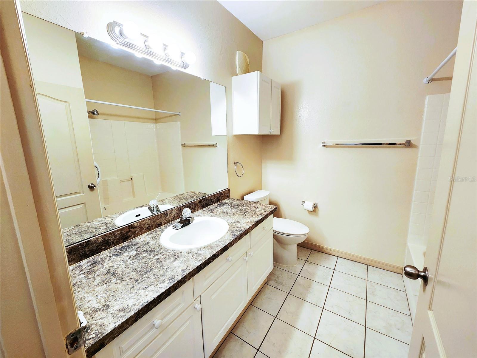 2733 Via Cipriani #820b Property Photo 27
