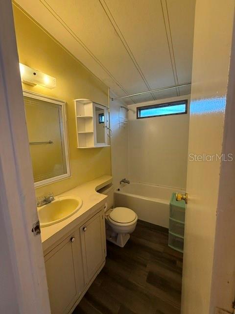 5702 Congress St Property Photo 9