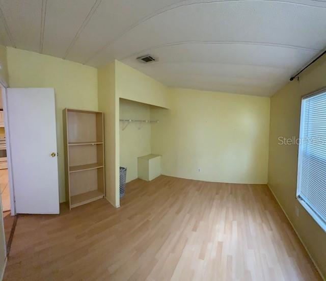 5702 Congress St Property Photo 11