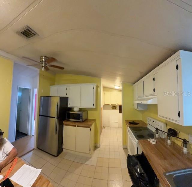 5702 Congress St Property Photo 16