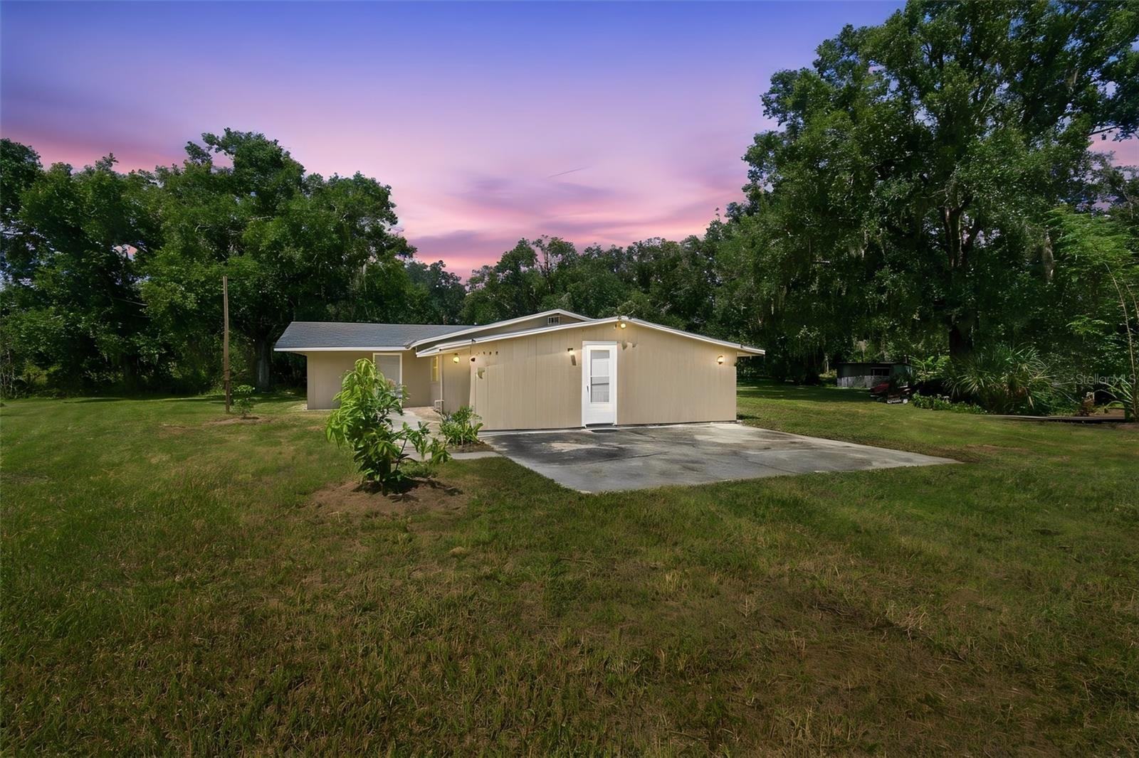 1142 Doc Coil Rd Property Photo 1