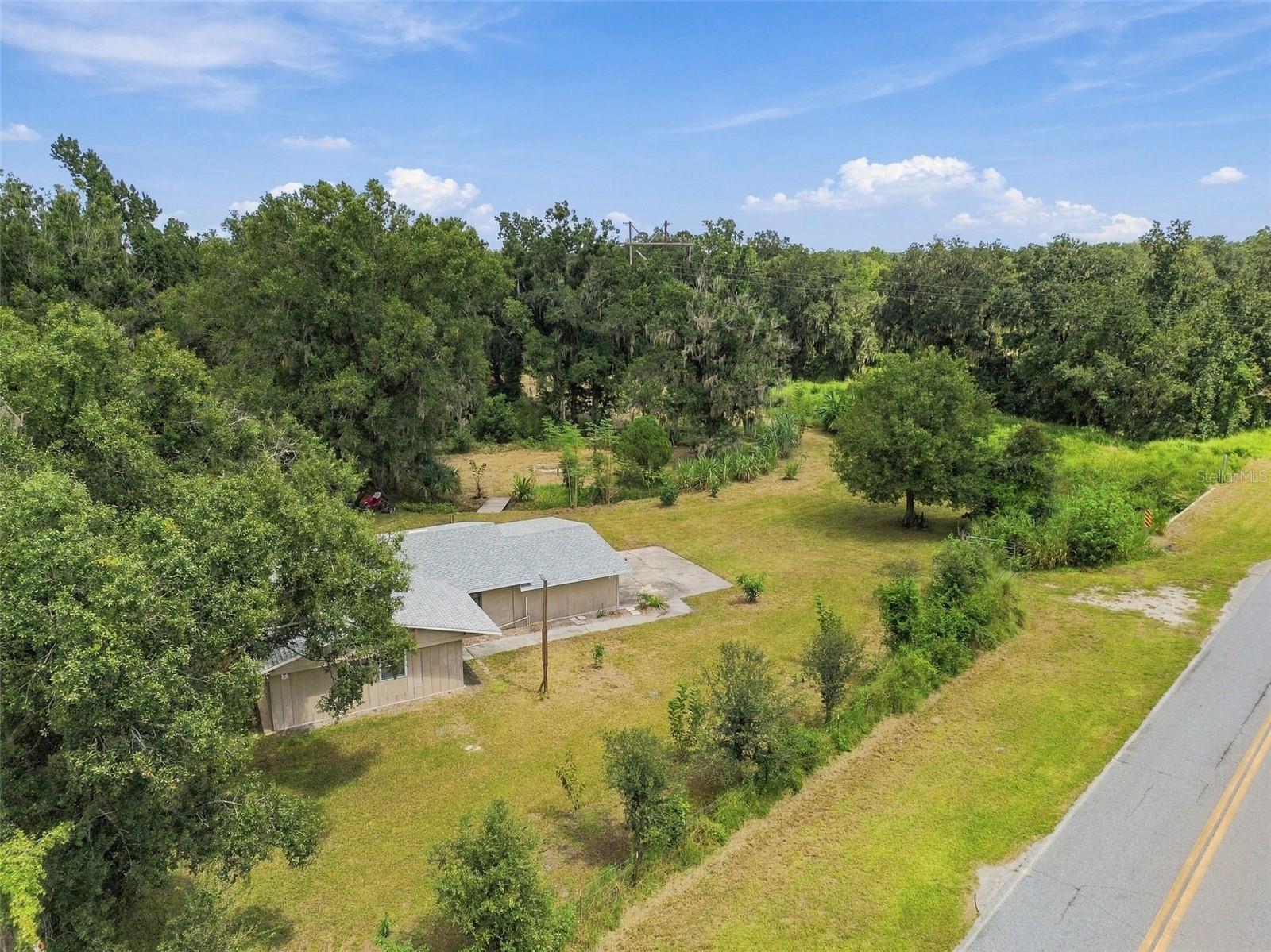 1142 Doc Coil Rd Property Photo 2