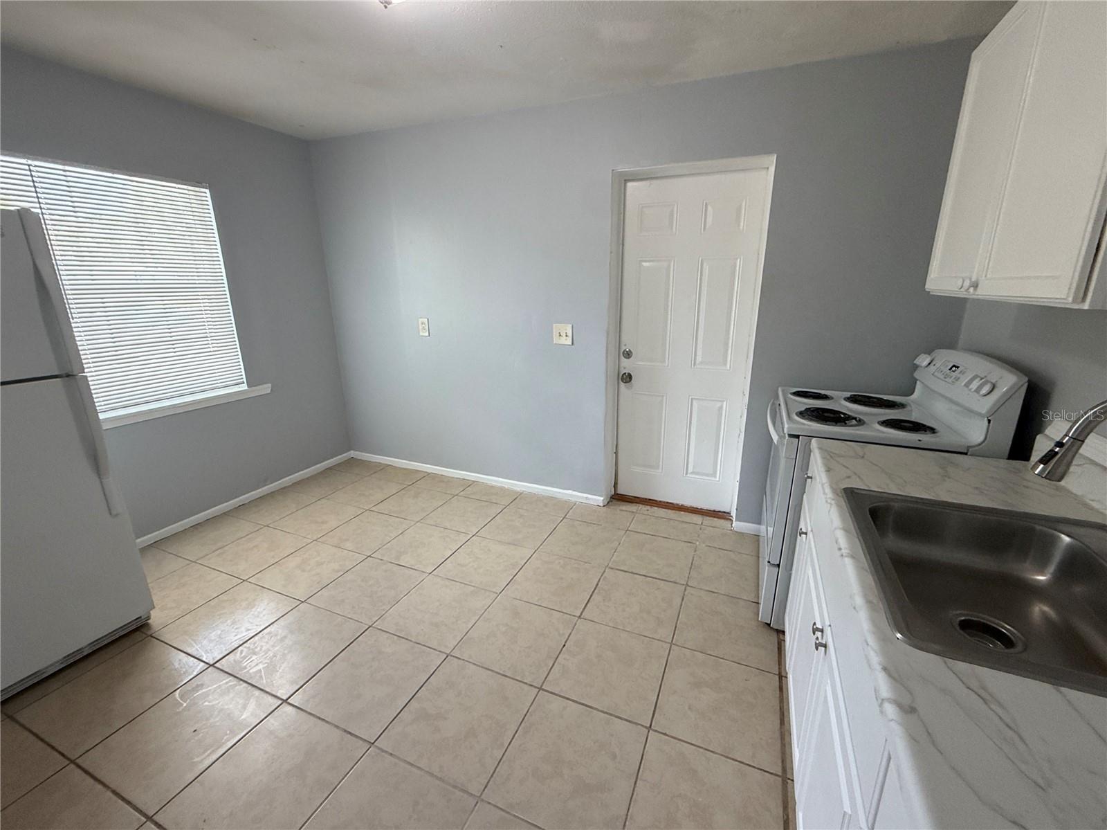 619 Avenue S Ne Property Photo 3