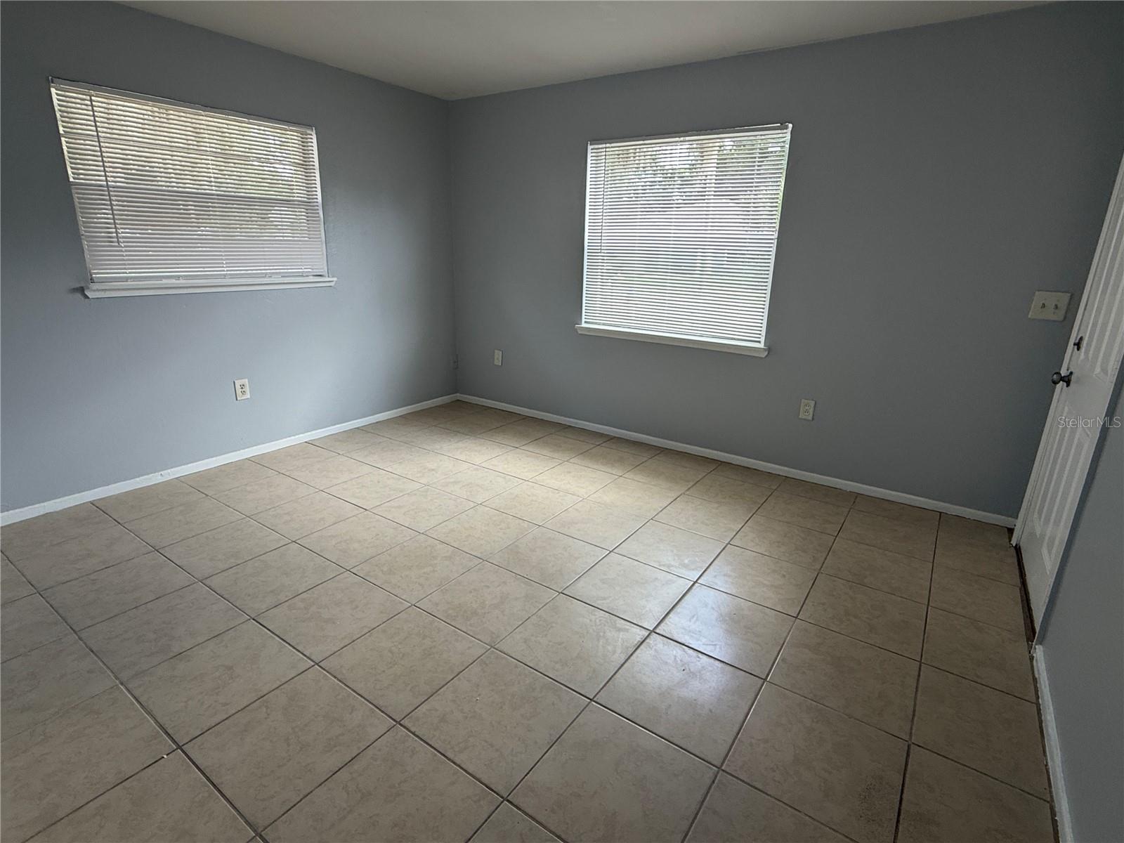 619 Avenue S Ne Property Photo 6