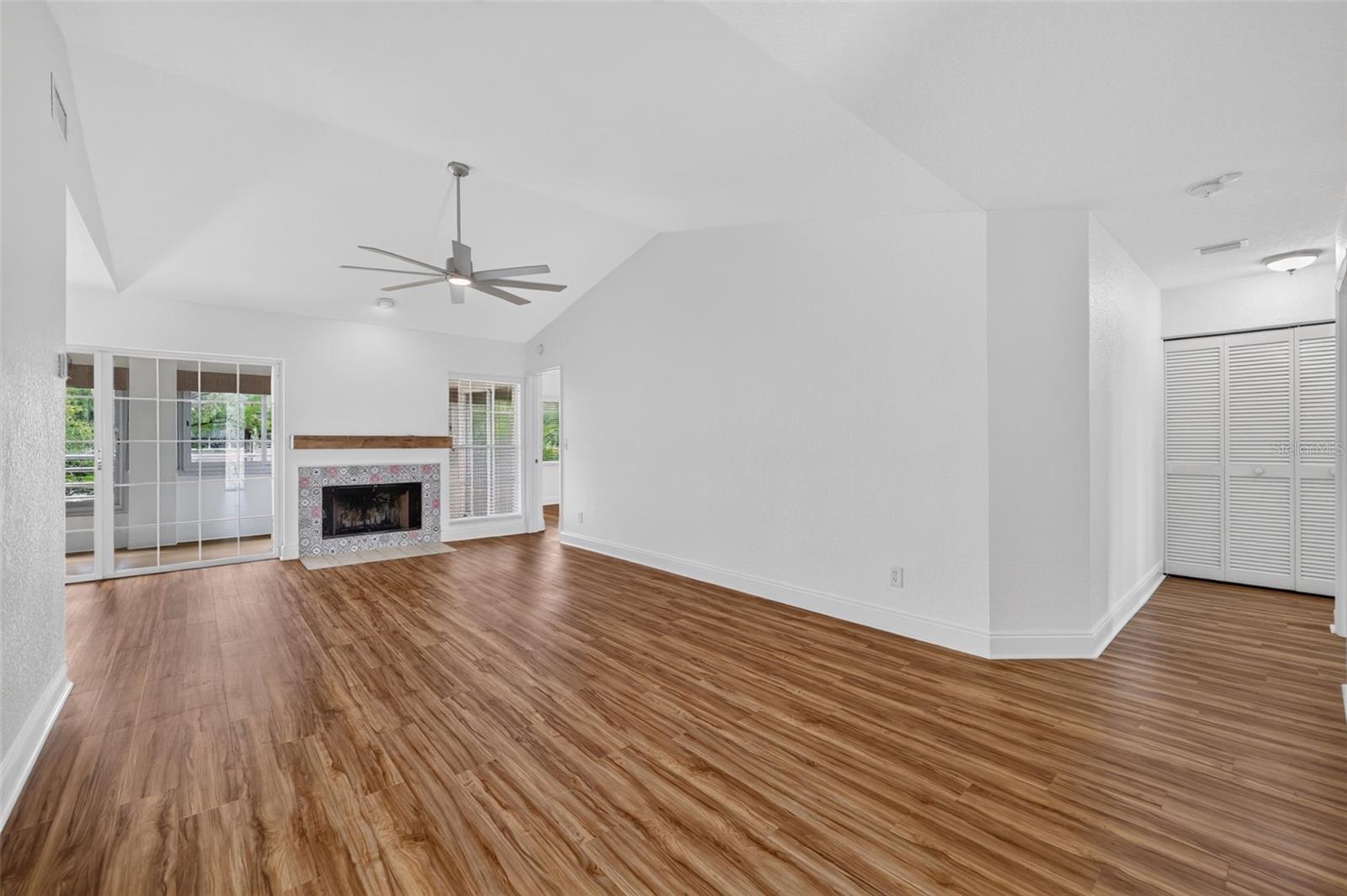 8352 Meadowbrook Dr #10 Property Photo 5