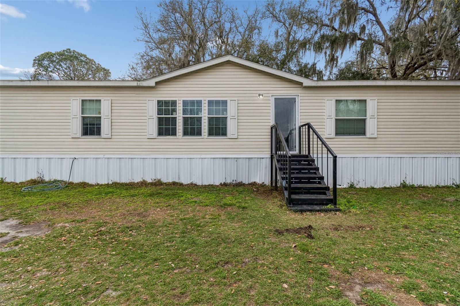 27435 Holiday Dr Property Photo 2