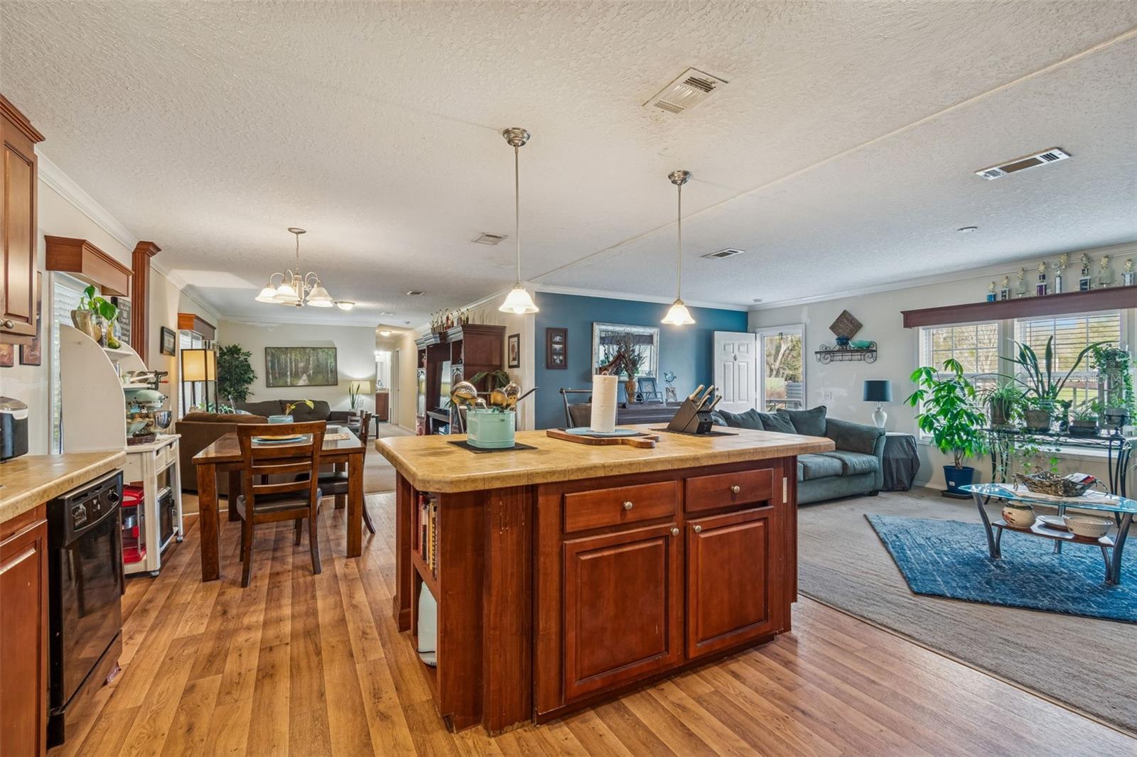 27435 Holiday Dr Property Photo 15