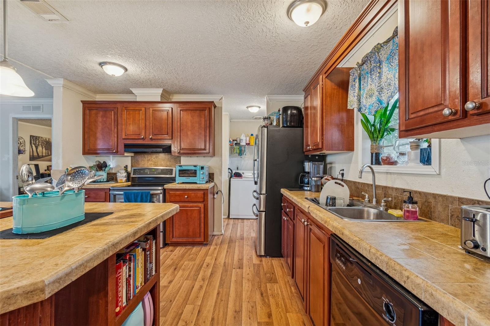 27435 Holiday Dr Property Photo 17