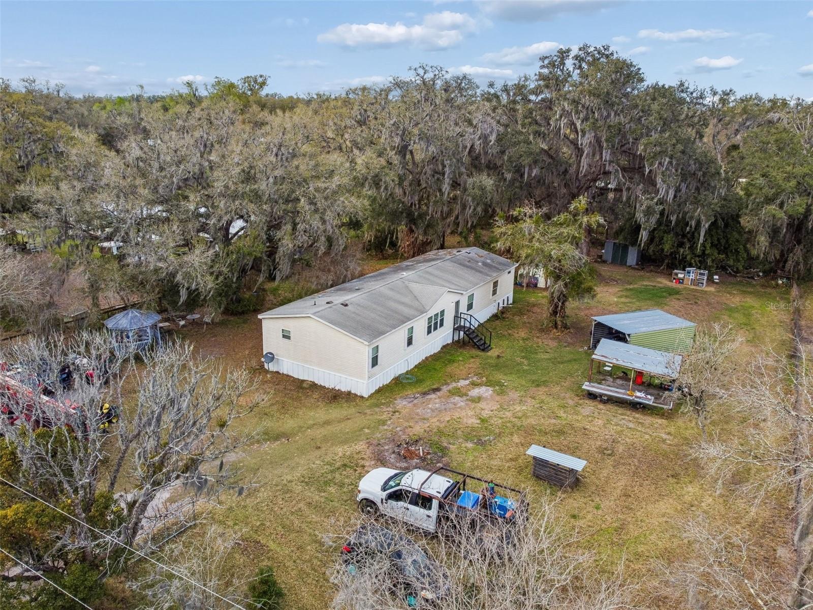 27435 Holiday Dr Property Photo 23