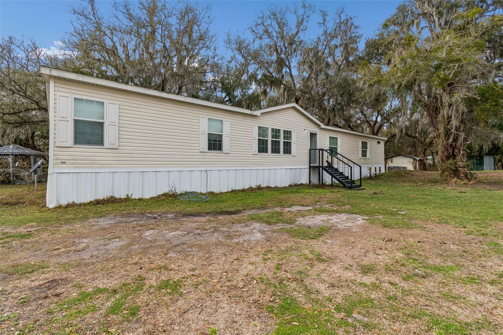 27435 Holiday Dr Property Photo 28