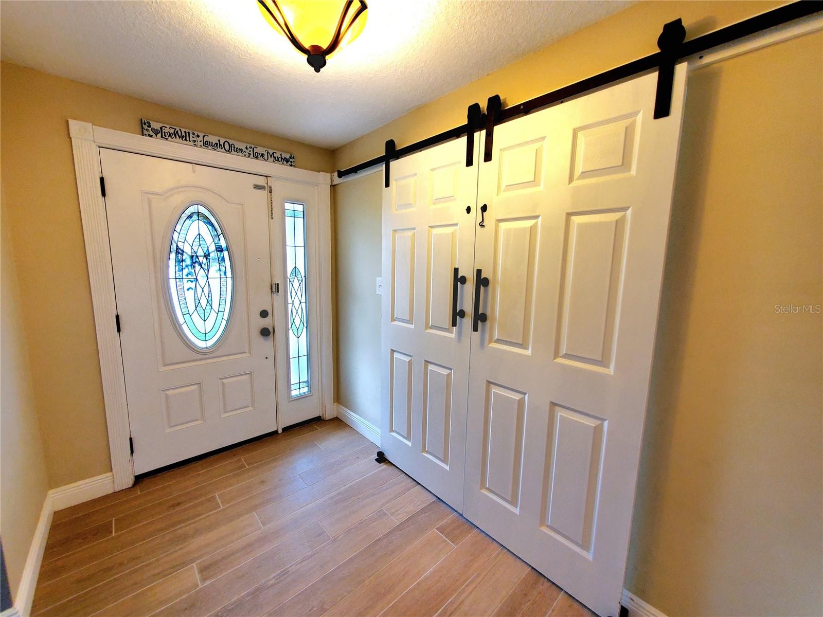 2138 Grove Pl Property Photo 6