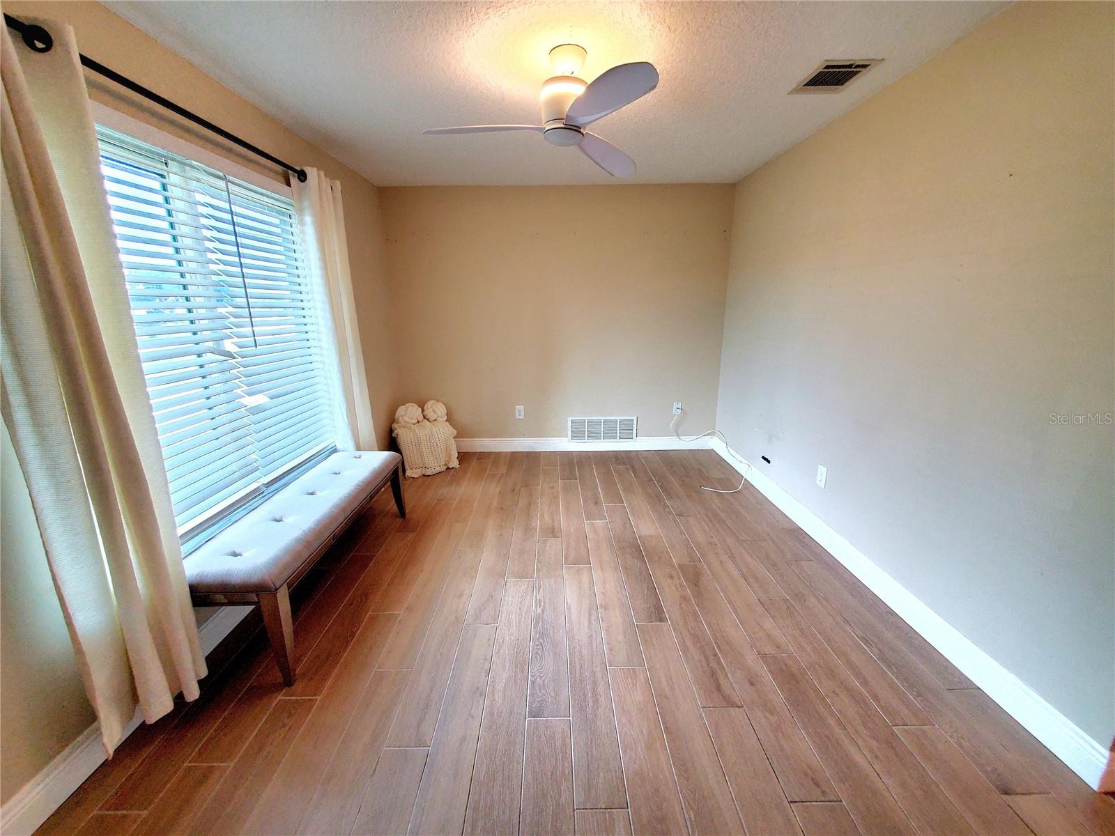 2138 Grove Pl Property Photo 9