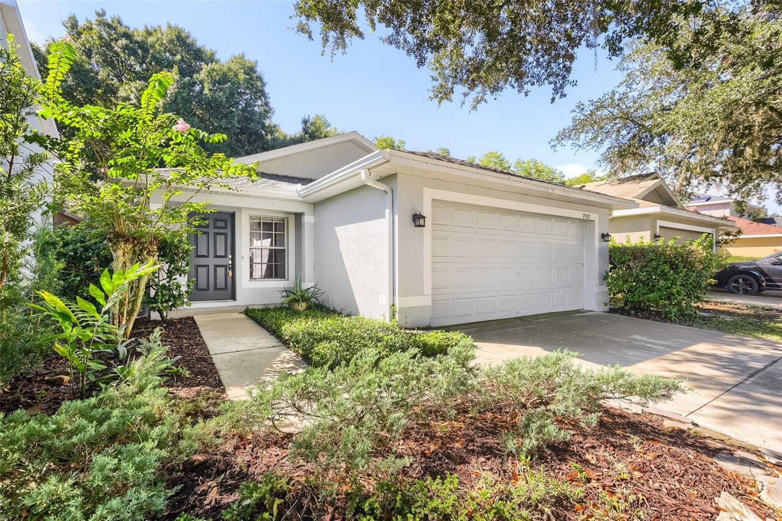 7902 Citrus Blossom Dr Property Photo 3