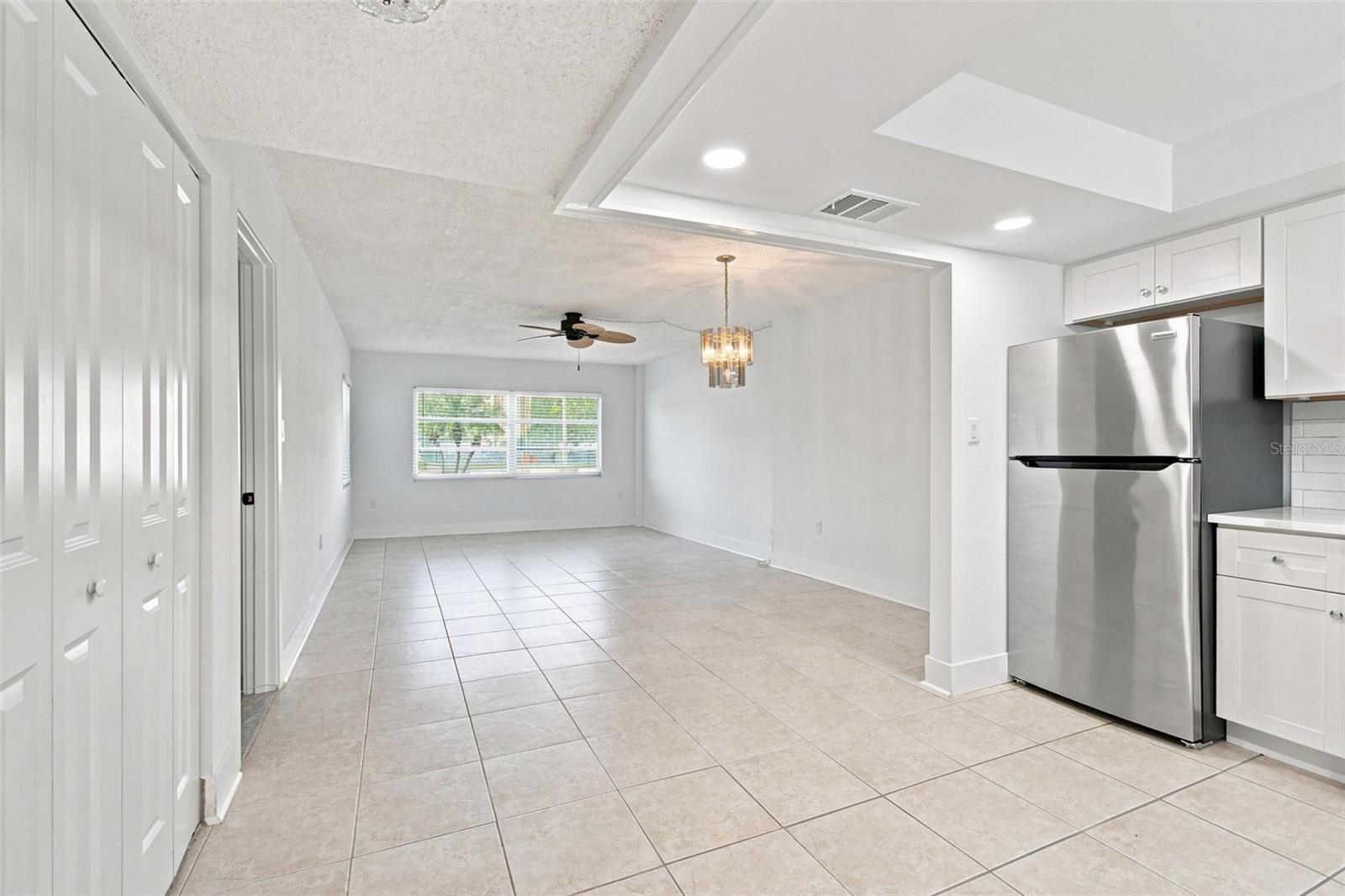 4650 Cove Cir #104 Property Photo 6